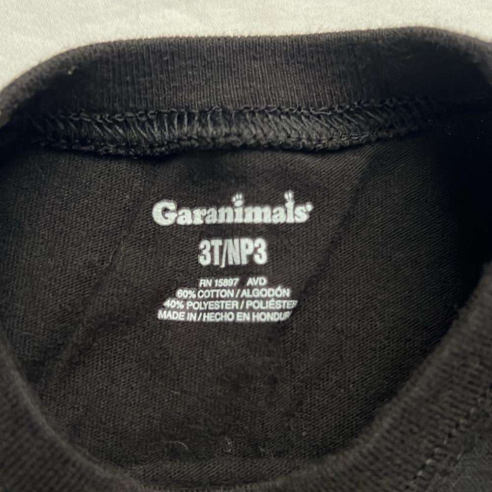 2 tshirts - Picture 6 of 6